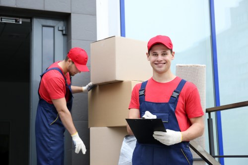 Moving van service for homes in Raynes Park