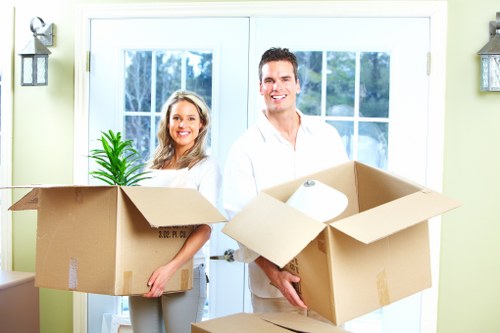 Local house moving service supporting flats and family homes in Raynes Park